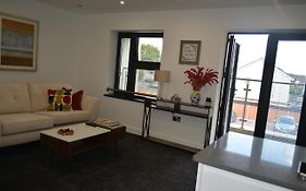 5 Jarn Court.